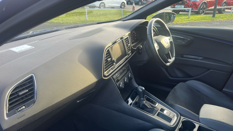 SEAT Leon 1.5 TSI EVO 150 FR Black Edition [EZ] 5dr DSG Petrol Hatchback